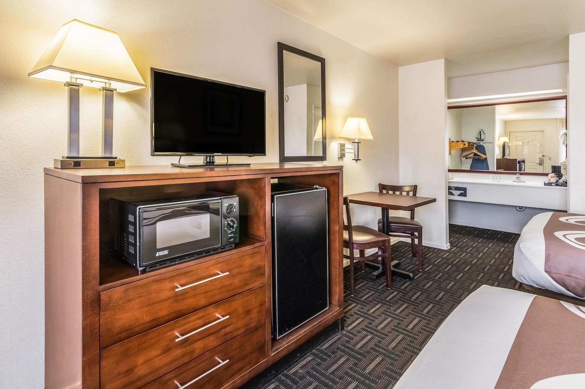 Quality Inn Fresno Near University Exterior foto
