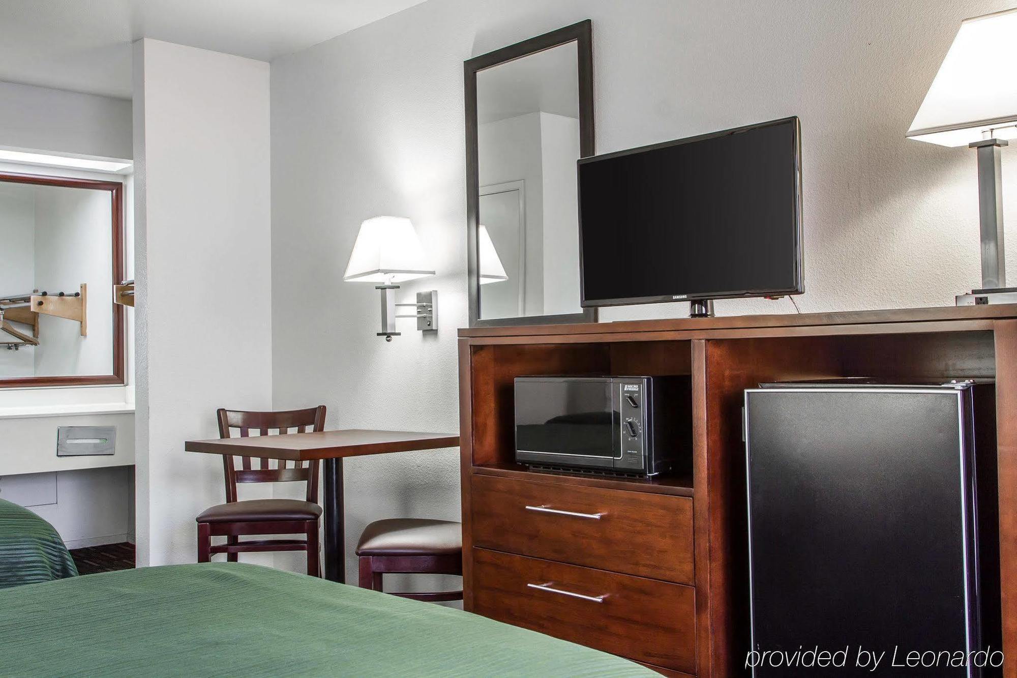 Quality Inn Fresno Near University Exterior foto