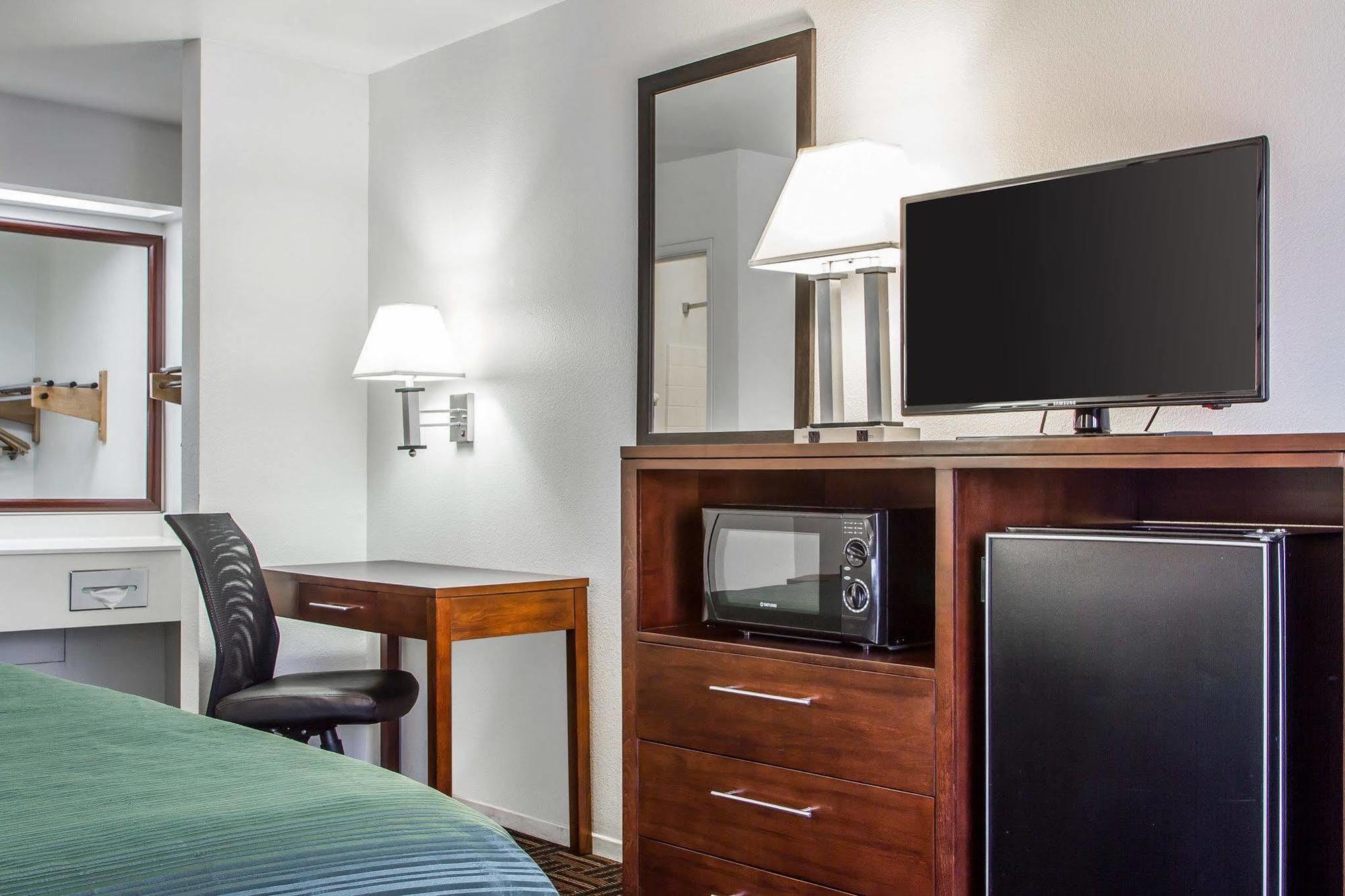 Quality Inn Fresno Near University Exterior foto