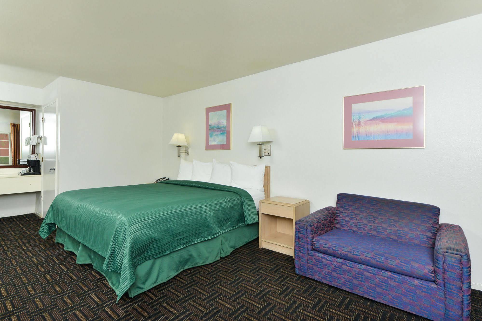 Quality Inn Fresno Near University Habitación foto